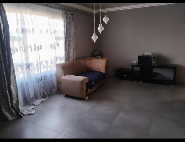 3 BEDROOM HOUSE FOR SALE IN SEBOKENG ZONE 17